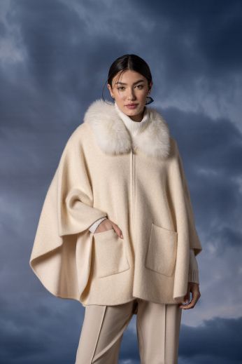 Fake-fur collar knit poncho