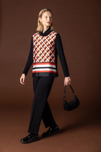 Knitted sweater with geometric print